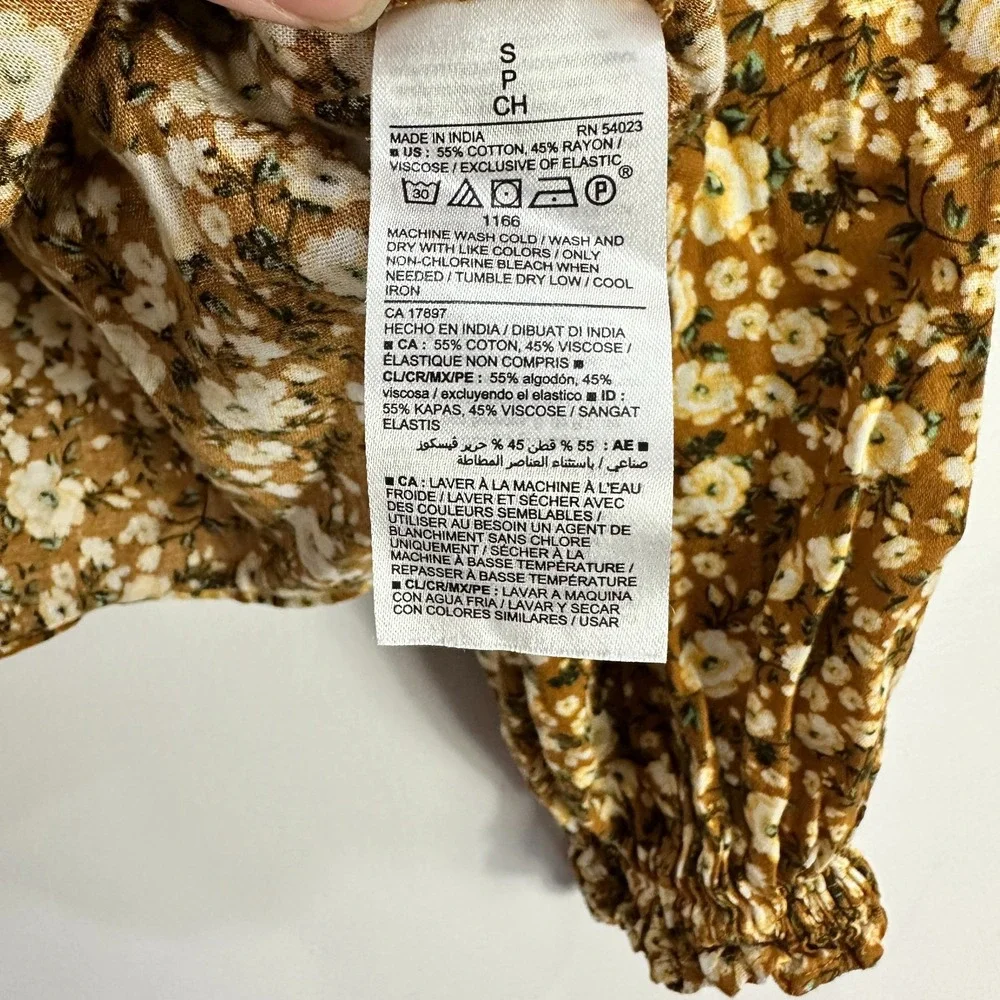 Old Navy Blouse S Yellow Floral Smocked Peplum Boho Cottagecore‎ Prairie Top